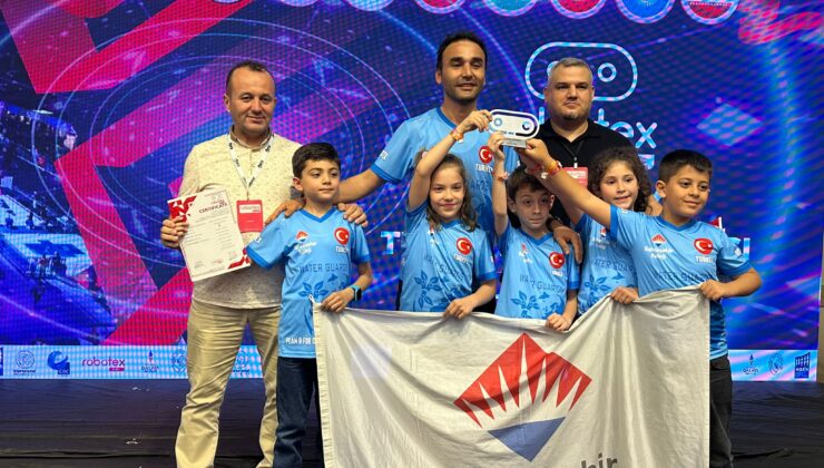 Bahçeşehir Koleji Öğrencilerimiz Robotex International Türkiye 1.’si!