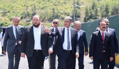 Vali Yavuz Hayvan Bakımevi ve Rehabilitasyon Merkezi’nde İncelemelerde Bulundu.