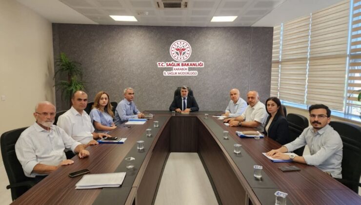 KARABÜK’TE SAĞLIK YÖNETİMİNE YÖNELİK STRATEJİK DEĞERLENDİRME TOPLANTISI YAPILDI