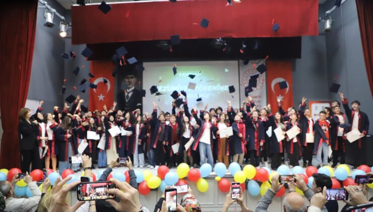 DENEYAP TEKNOLOJİ ATÖLYELERİ YENİ MEZUNLARINI VERDİ…