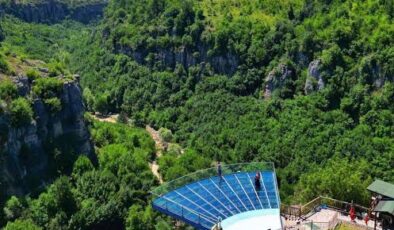 Cam Teras da Şüpheli Ölüm