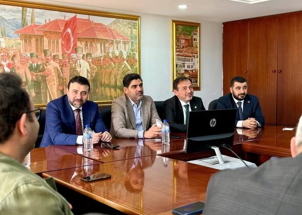 AK Parti Heyetinden, İl Genel Meclis Başkanı Kirman’a Hayırlı Olsun Ziyareti