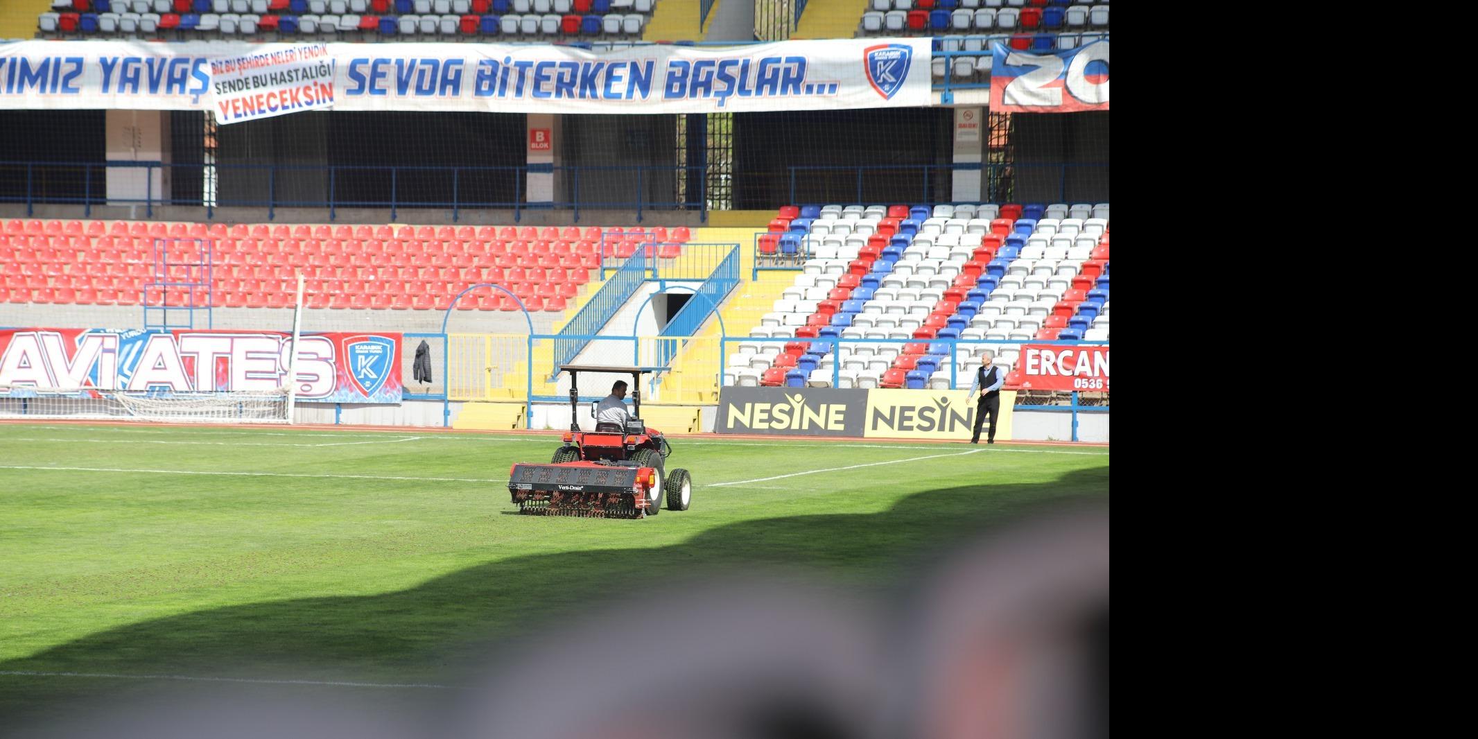 Dr. Necmettin Şeyhoğlu Stadyumu Çimleri Bakıma Alındı.