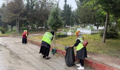 KARABÜK BELEDİYESİ BAYRAM ÖNCESİ MEZARLIKLARDA HUMMALI TEMİZLİK BAŞLATTI