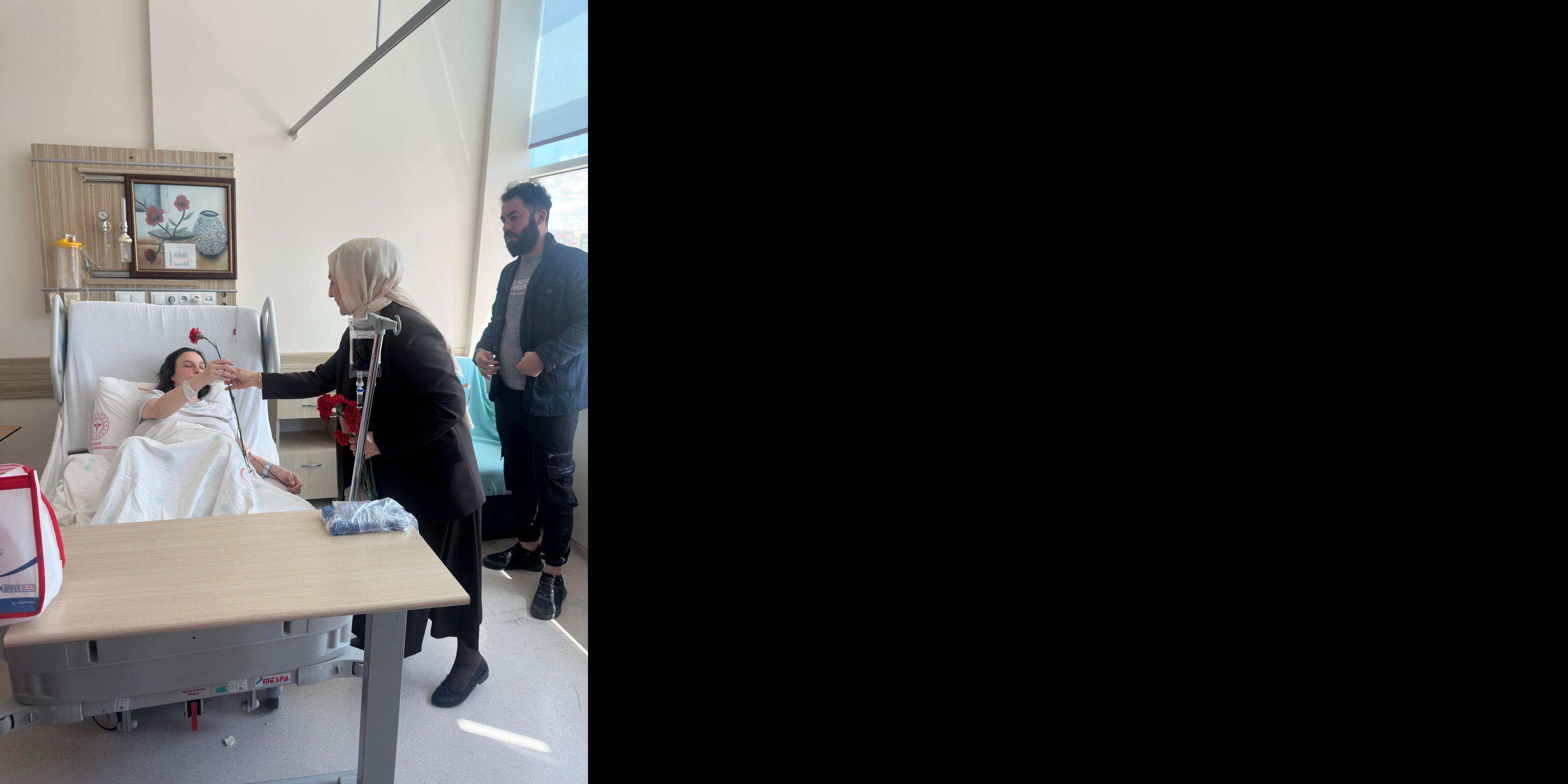KARABÜK’TE  ANNELER GÜNÜ SÜRPRİZİ DERYA ÇETİNKAYA’DAN