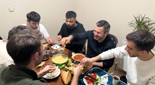 TÜRKİYE’NİN EN GENÇ BAŞKANI ÖZKAN ÇETİNKAYA “GENÇLER BELEDİYEDE BİR KARDEŞİNİZ VAR HER KONUDA KAPIMIZ ARDINA KADAR AÇIK”