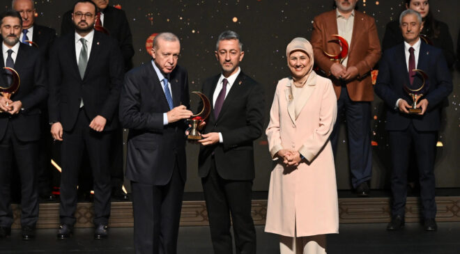 KARDEMİR’E “YILIN KURUMSAL KAN BAĞIŞÇISI” ÖDÜLÜ