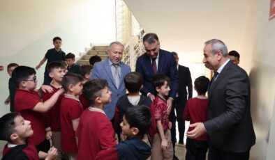 VALİ AMCALARINDAN ÖĞRENCİLERE ZİYARET