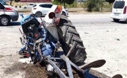 Karabük’te, tırın arkadan çarptığı traktörün sürücüsü ağır yaralandı.