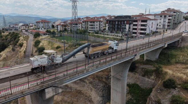 KANYON KÖPRÜ TRAFİĞE KAPANDI